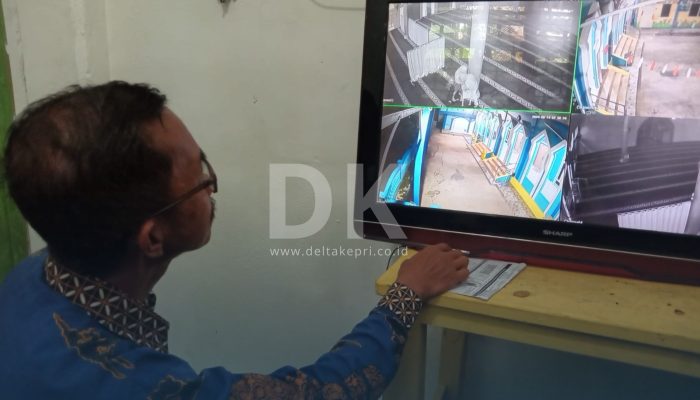 Gondol Uang Kotak Infak, Pembobol Terekam CCTV