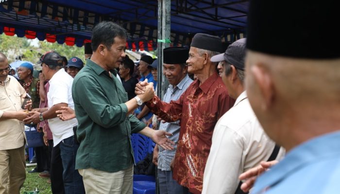 Warga Desa Merawang Daik Menaruh Harapan ke Rudi – Rafiq