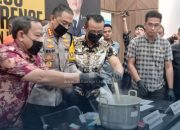 Disaksikan Kepala BNNK Tanjungpinang, Polresta Musnahkan Barang Bukti Sabu dengan Air Panas