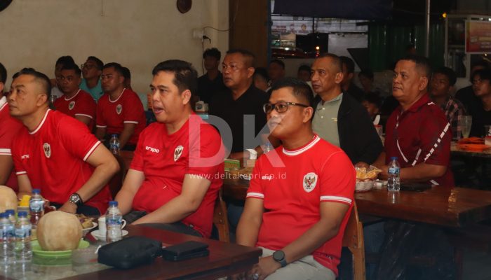 Nobar Bersama Polsek Tanjungpinang Timur, Meski Kalah UMKM Laris Manis