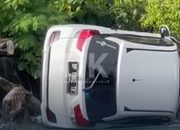 Mobilio Putih Terbalik Usai Tabrak Tanggul di KM 5 Tanjungpinang