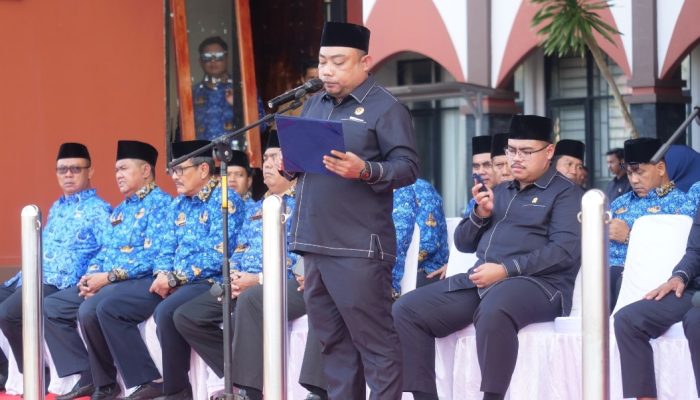 Ketua Komisi I Zulfajri Lubis Bacakan Ikrar Pancasila, Sekda Bintan Minta ASN Terapkan Nilai-Nilainya