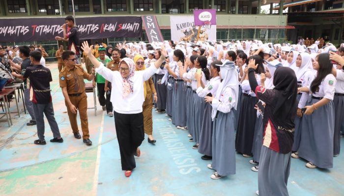 Pelajar SMA Negeri 3 Batam Antusias Sambut Kehadiran Marlin Agustina