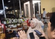 Kenang Ayah Syahrul, Juwariyah dengan Berlinang Air Mata Minta Relawan Menangkan Lis – Raja