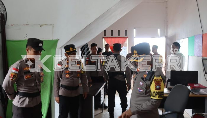 Kapolres Anambas Cek Personelnya yang Bertugas di Kantor KPU dan Bawaslu