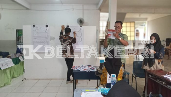 Coblos di TPS 038 Bareng Istri, Roby Raih Suara Terbanyak