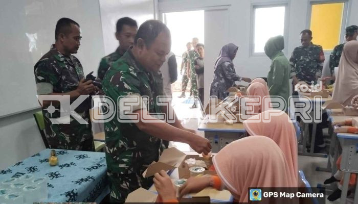 101 Siswa MIN Tanjungpinang dapat Makan Siang Gratis dari Kodim 0315