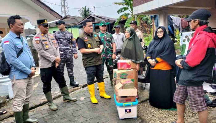 Bupati Roby Instruksi Seluruh OPD Bantu Masyarakat Terdampak Banjir
