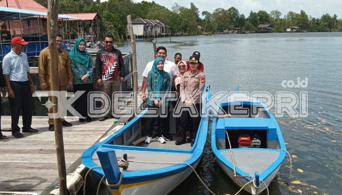 Perdana Setelah Tidak Diperbolehkan, Bupati Bintan Akhirnya Bisa Bantu Nelayan