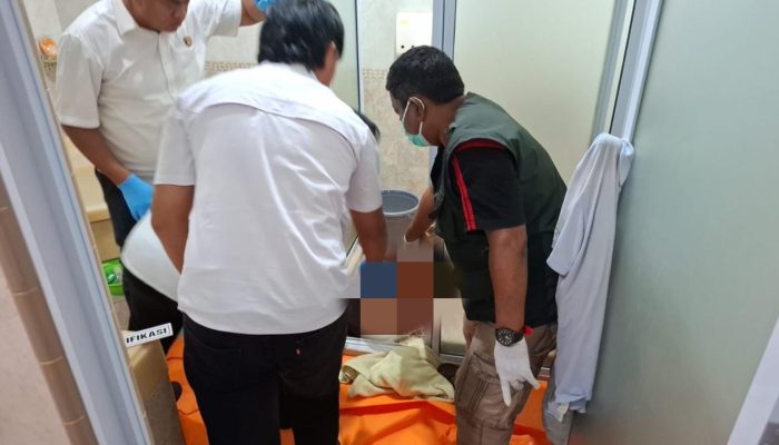 Warga Jalan Mawar Dihebohkan Penemuan Mayat Pria Tanpa Busana