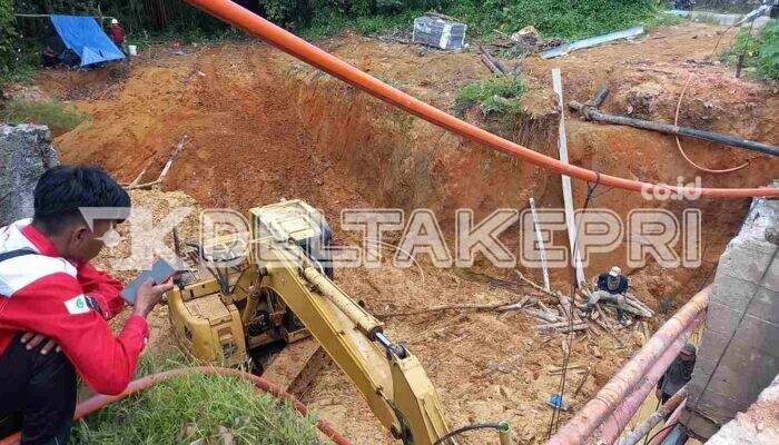 PUPR Kepri Mulai Kerjakan Perbaikan di Jalan Traffic Light Kota Piring
