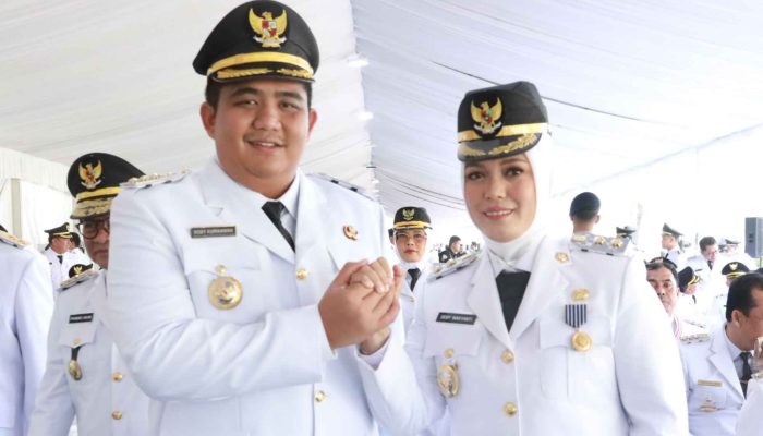 Roby dan Deby Resmi Dilantik Presiden sebagai Bupati dan Wakil Bupati Bintan