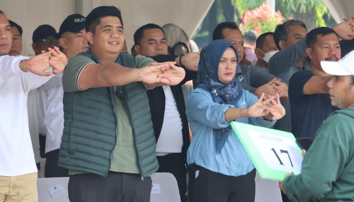 Roby dan Deby Jalani Gladi Bersih Pelantikan di Monas