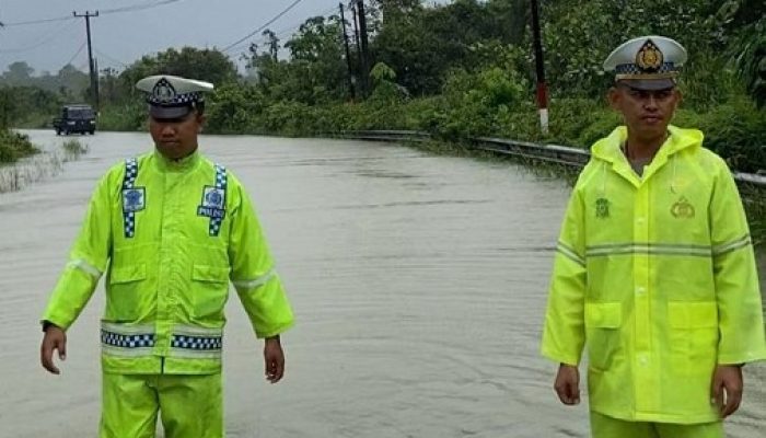 Genangan Air Capai 1 Meter, Pengendara di Bintan Diminta Putar Haluan