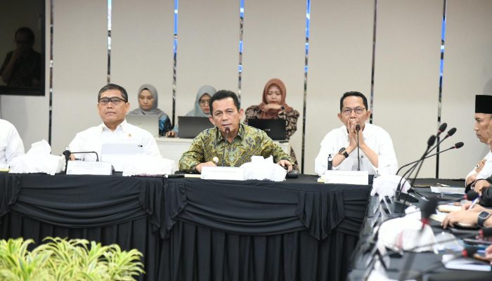 Investasi Rp 2,7 Triliun, Pengembangan Pelabuhan Batu Ampar Jadi Fokus Rakor KSP