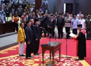 Ariyanto Lu dan Januar Robert Resmi Dilantik Sebagai Anggota DPRD Kepri