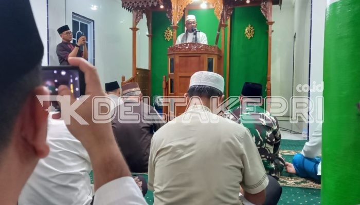 Kunjungi Masjid Al Huda, Lis Serahkan Bantuan dan Gelar Tausiyah Ramadan