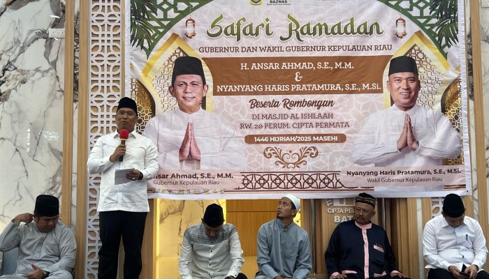 Kunjungi Masjid Al Ishlaah, Wagub Nyanyang Serahkan Zakat dan Bahas Ekonomi Kepri