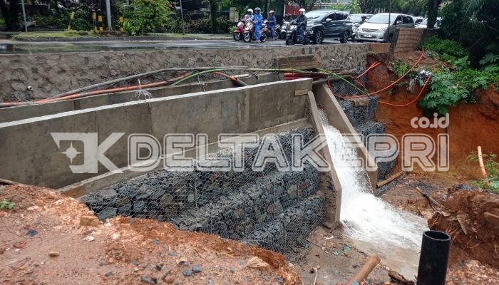Tuntas! Penanganan Longsor Bahu Jalan Simpang MKP Gunakan Bronjong yang Kokoh