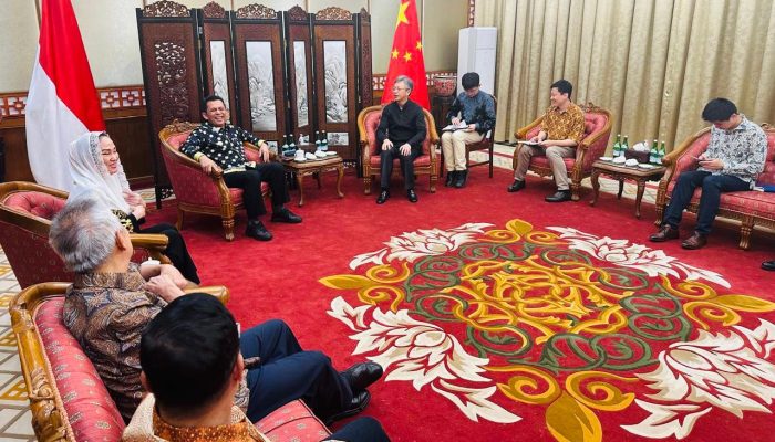 Bahas Peluang Kerja Sama, Gubernur dan Cen Sui Lan Temui Duta Besar Tiongkok