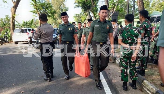 Berbagi di Bulan Ramadan, Kodim 0315 dan Polresta Tanjungpinang Bagikan Takjil