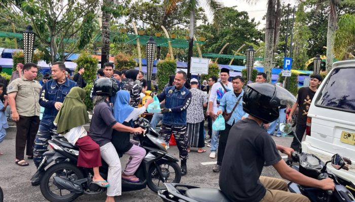 Berkah Ramadan, A1S Koarmada I dan Scooter Bintan Bagikan 500 Takjil