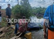 Diduga Rem Blong, Sebuah Mobil Minibus Tercebur ke Laut di Lintas Barat Bintan