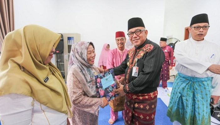 Berangkat Haji, Guru-Guru Tanjungpinang Diberi Pesan Khusus oleh Wali Kota