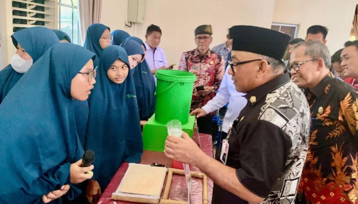 Tingkatkan Kepuasan Warga, Lis Darmansyah Evaluasi Langsung Layanan OPD