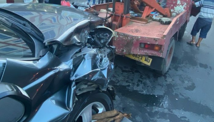 Hilangkan Kendali, Toyota Avanza Tabrak Honda CRV di Tanjungpinang