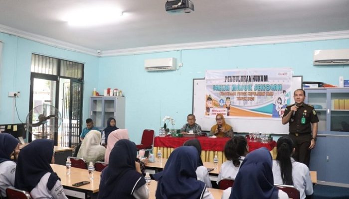 100 Siswa SMAN 3 dan 80 Siswa SMAN 4 Batam Ikuti Sosialisasi JMS Kejati Kepri