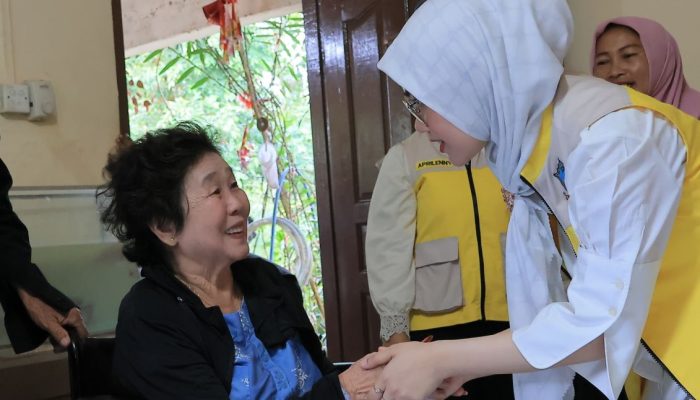 Hafizha Salurkan Bantuan dari Rumah ke Rumah untuk Lansia