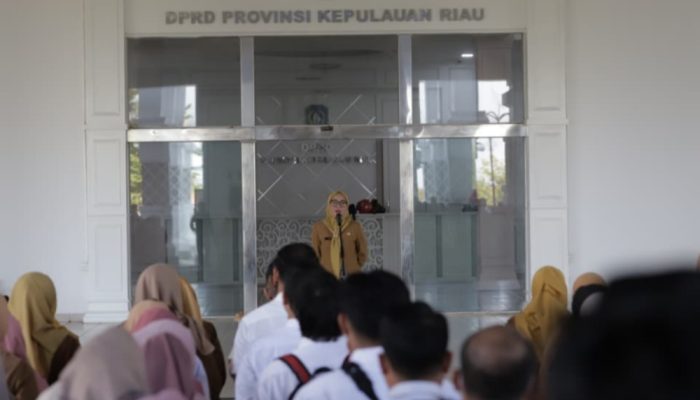 Gantikan Martin L Maromon, Ika Hasillah Pimpin Sekretariat DPRD Kepri