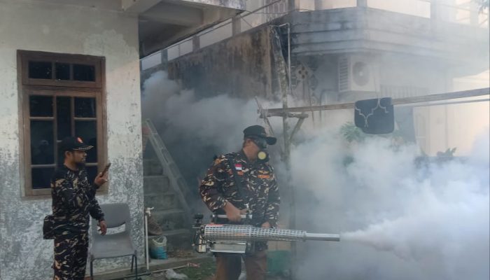 Ansor Banser Peduli, Fogging dan Edukasi Hidup Bersih Digelar di Kijang Kencana 2