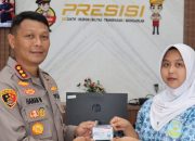 Pelajar SMAN 4 Tanjungpinang Terima SIM C Gratis dari Kapolresta, Begini Ceritanya