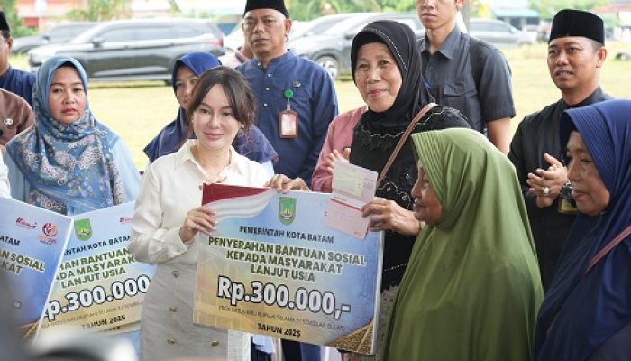 BP Batam Salurkan Bantuan Tunai kepada 531 Lansia di Batam