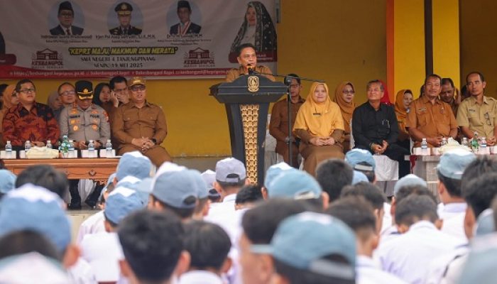 Kesbangpol Masuk Sekolah: Wagub Kepri Dukung Karakter Pelajar Hebat dan Sehat