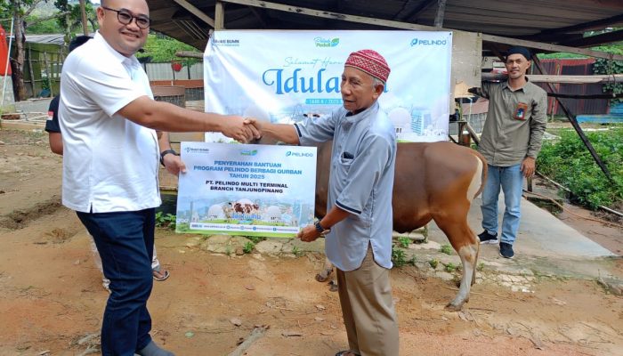 Pelindo Bawa Berkah Kurban untuk Warga Sekitar