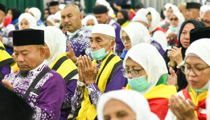 Jamaah Haji Kloter Pertama Tiba di Batam, Disambut Derai Haru dan Doa