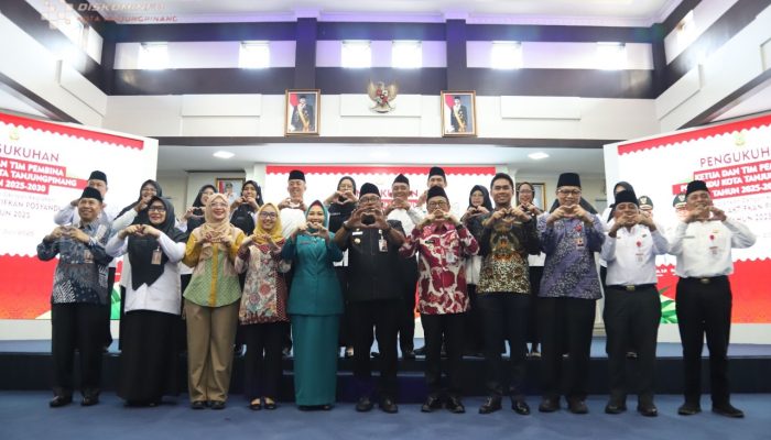 Lis Resmikan Tim Pembina Posyandu 2025–2030, Dorong Pendataan Tepat Sasaran