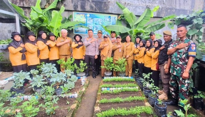HUT Bhayangkara ke-79, Polda Kepri Apresiasi Peran Ibu-Ibu Tani di Bukit Cermin