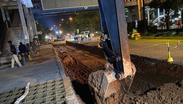 Tindaklanjuti Laporan Masyarakat, BP Batam Lakukan Perbaikan Jalan Letjen Suprapto SP Plaza