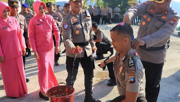 Naik Pangkat di Momen Spesial, 11 Anggota Polres Anambas Terima Penghargaan