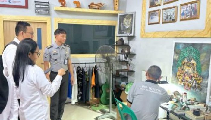 Warga Binaan Lapas Tanjungpinang Tunjukkan Karya, Kemenko Kumham Angkat Jempol