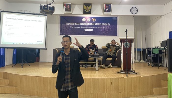 PWI Tanjungpinang Latih Mahasiswa STIE Pembangunan Menulis Berita