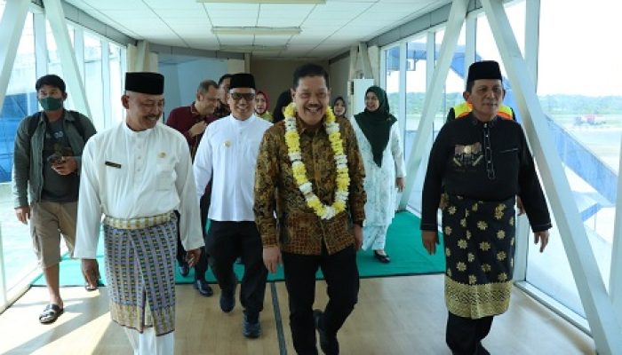 Jehezkiel Devy Sudarso Tiba di Kepri, Kajati Baru Siap Tegakkan Hukum Berkeadilan