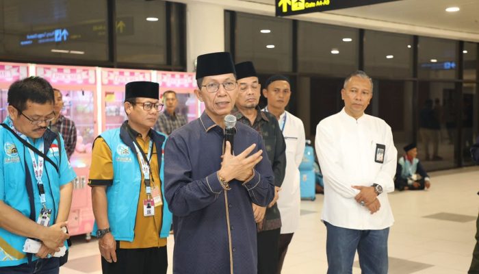 275 Jemaah Umrah Diberangkatkan dari Batam, Amsakar Titip Doa untuk Kota