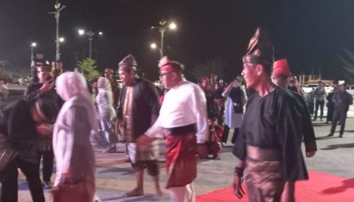 Meriah! Malam Puncak Festival Budaya Melayu Padati Dataran Tugu Sirih