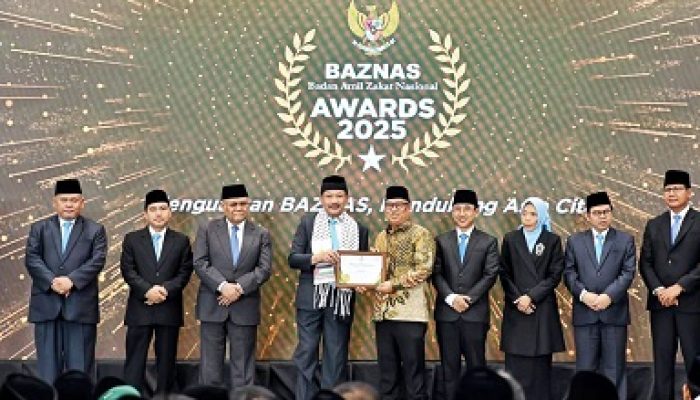 Nyanyang Haris Terima Penghargaan Baznas, Dana Zakat Kepri Dorong Ekonomi dan Sosial