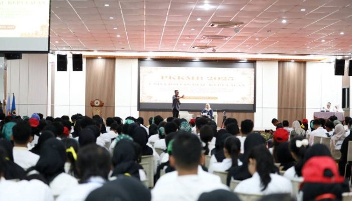 Amsakar Beberkan 4 Prinsip Sukses Hidup di Hadapan Mahasiswa UNRIKA